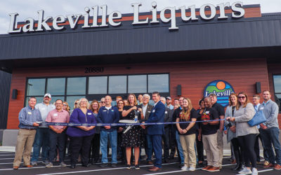 Cheers! Lakeville Liquors is Officially Open